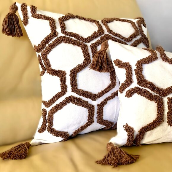 2 Sizes Versatile Brown White Tufted Geometric Honeycomb Tasseled Pillow Cover - Picture 2 of 4